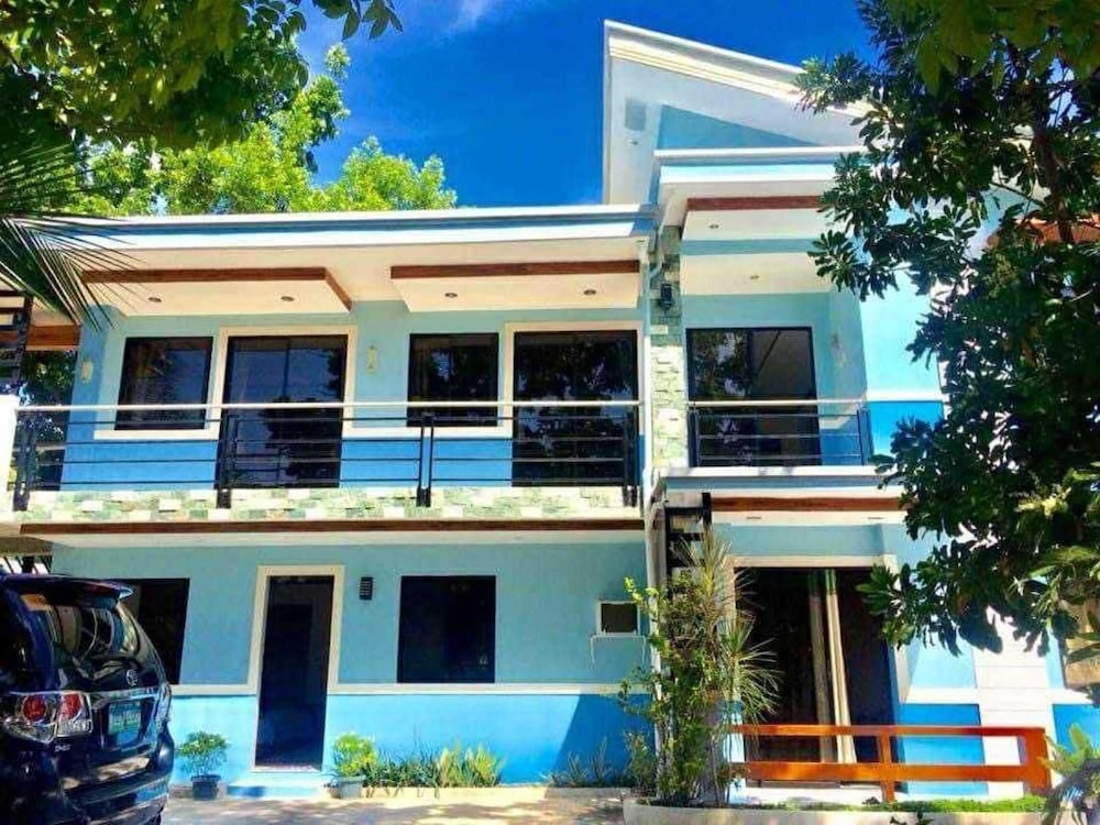 OYO 1166 Hotel Wooden Crib in Oslob, Philippines