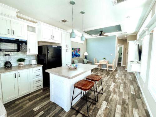 Camp Margaritaville Auburndale RV Resort and Cabana Cabins - photo 17