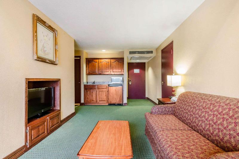 Quality Inn & Suites South Carthage - photo 14