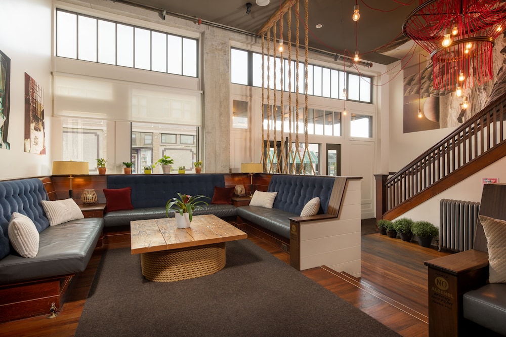 Commodore Astoria - carbon neutral hotel in Astoria