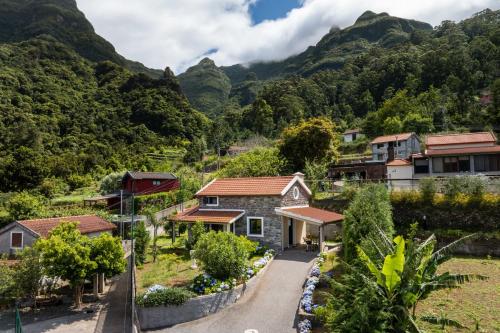 OurMadeira Casa Hortensia — 4-Star Luxury Hotel in Senhora Do Rosario, Portugal