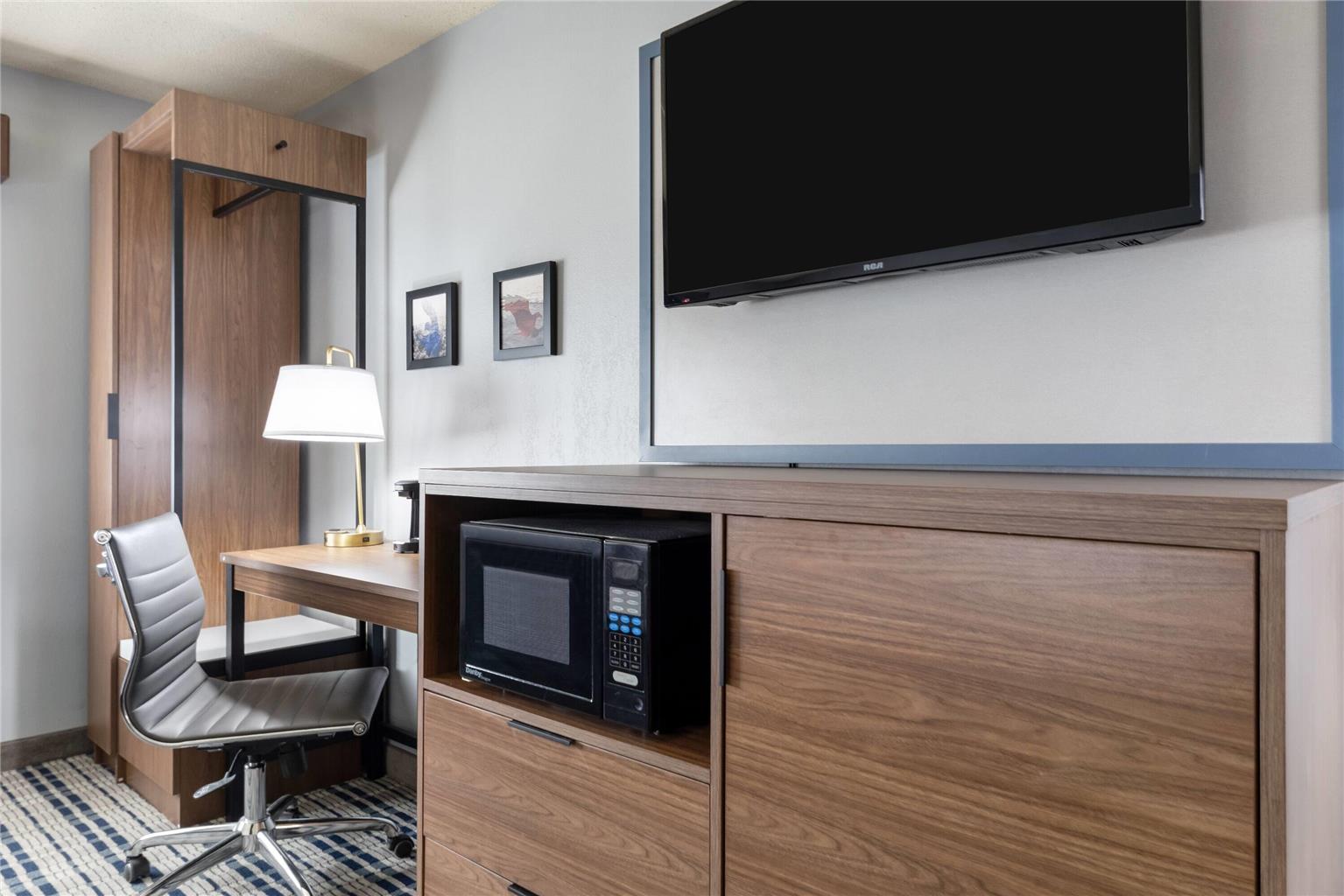 AmericInn by Wyndham Chamberlain Conference Center - photo 17