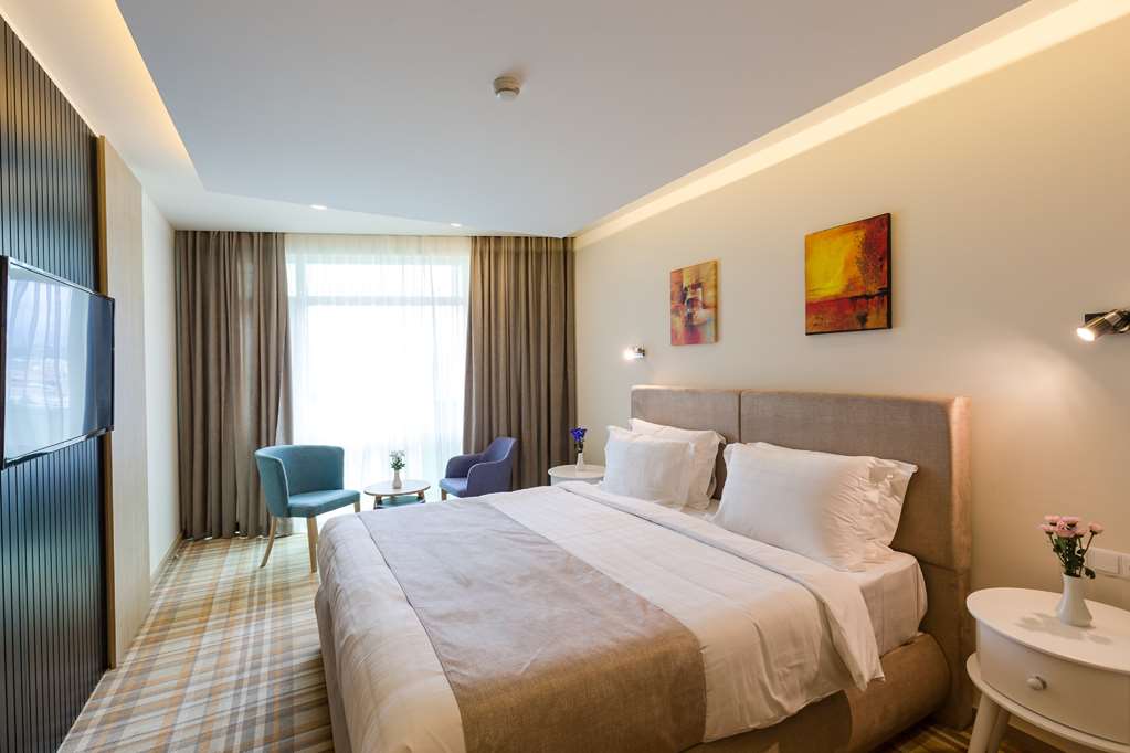 Standard Room with One King Size Bed