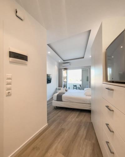 Tiki Beach Studios — 4-Star Luxury Hotel in Nea Makri, Greece
