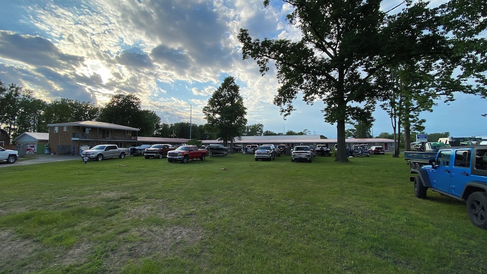 Northland Motel Bay City Kawkawlin - photo 19