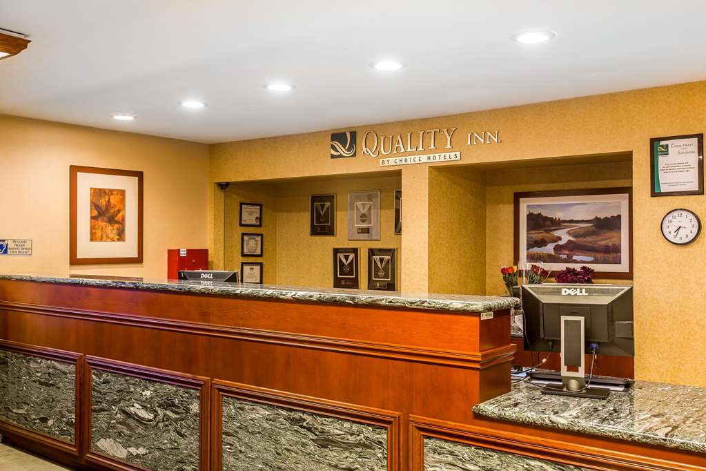 Quality Inn Near China Lake Naval Station - photo 8