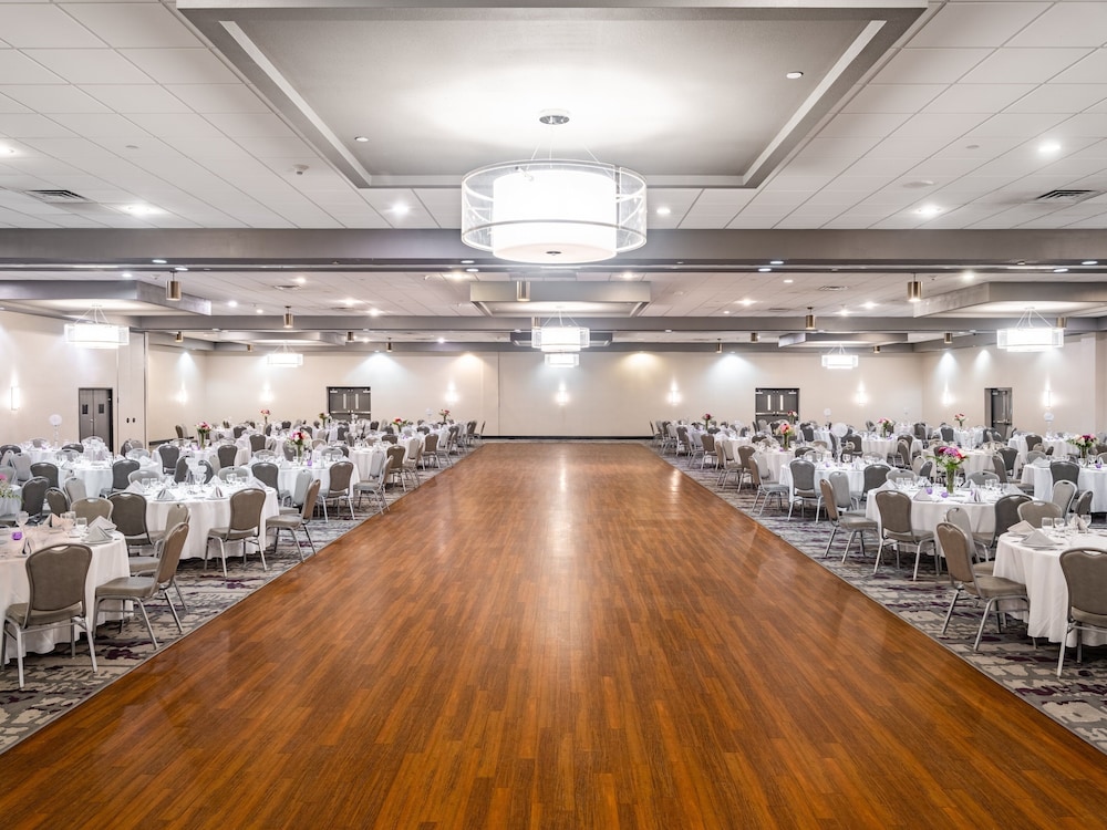 Crowne Plaza Milwaukee Airport by IHG - photo 65