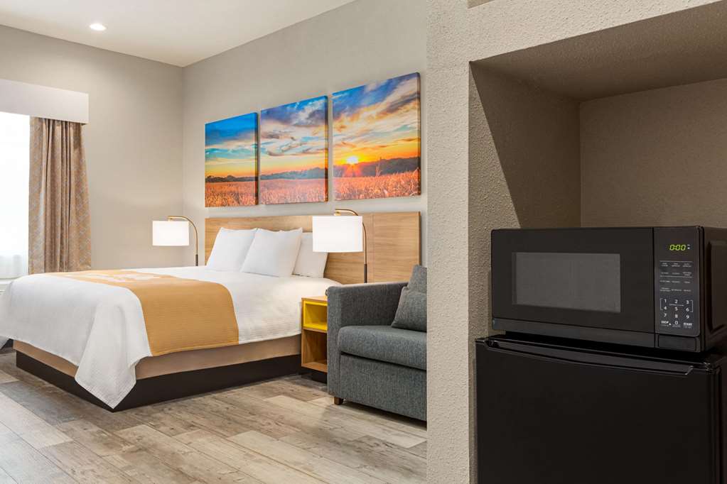 Days Inn & Suites by Wyndham Greater Tomball - photo 26