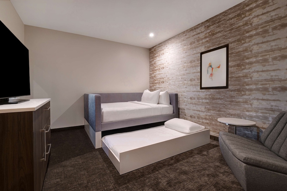 Home2Suites by Hilton Anaheim Resort - photo 23
