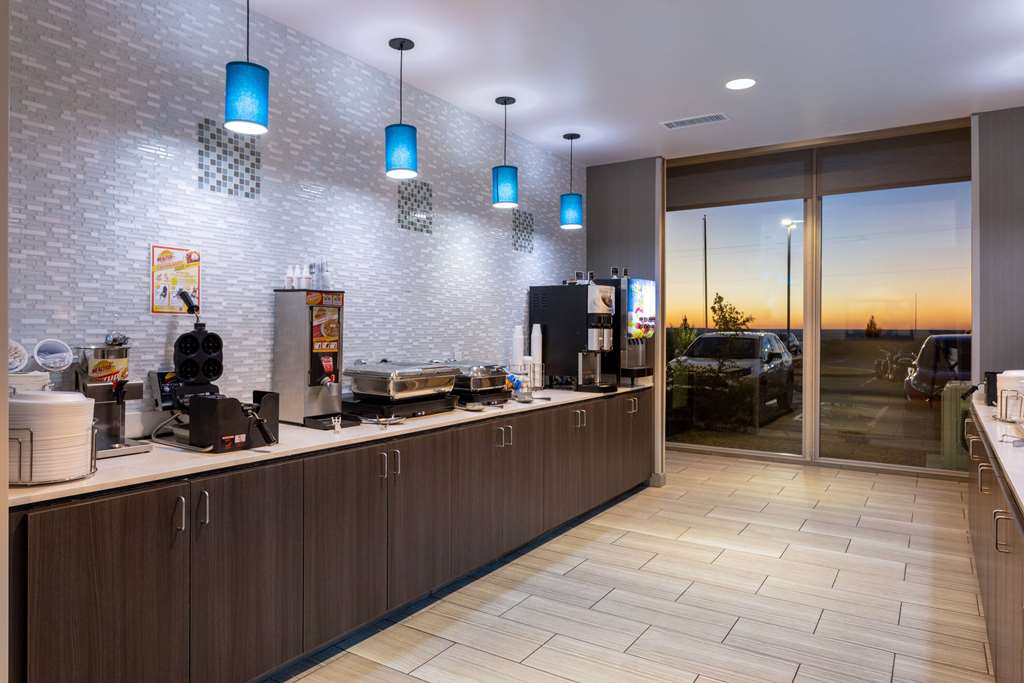 La Quinta Inn & Suites by Wyndham Holbrook Petrified Forest - photo 42