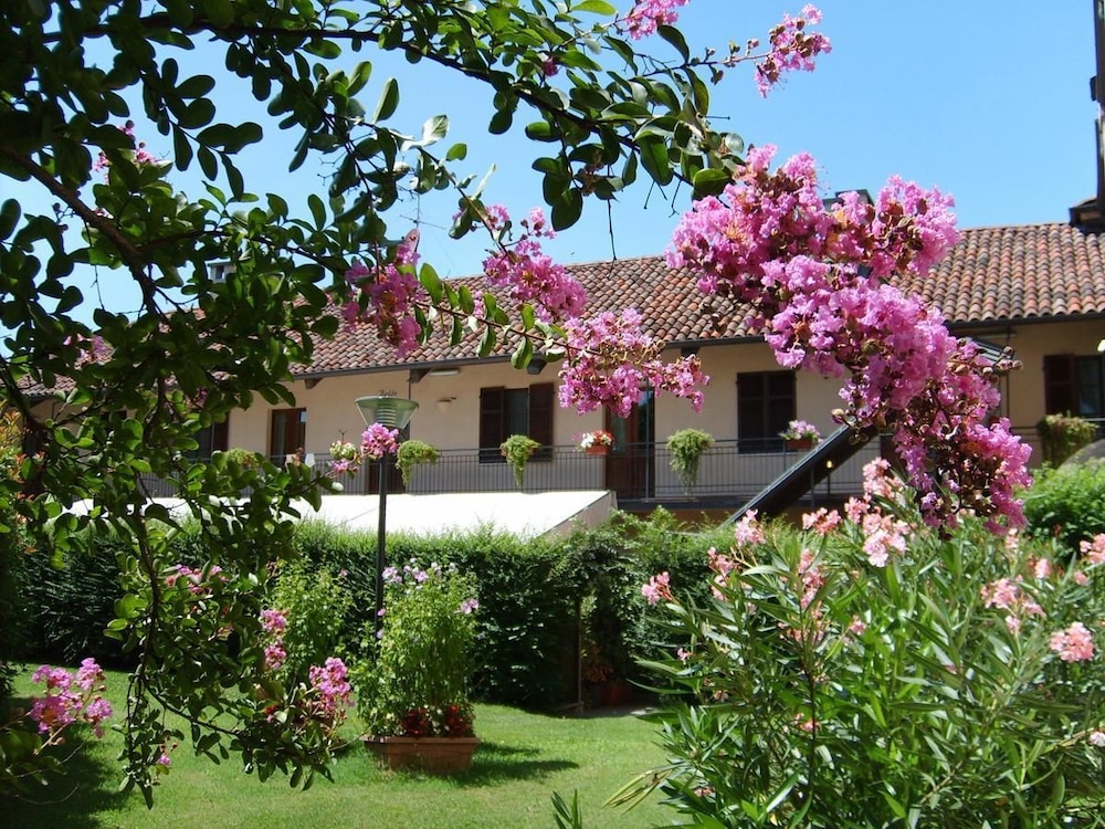 Oryza B&B Ristorante — 4-Star Luxury Hotel in Desana, Italy