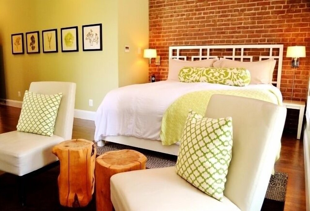 Suites at 249 — hotel in Culpeper