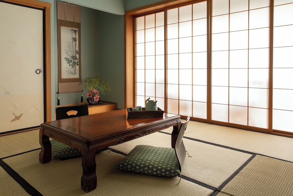Shizuka Ryokan Japanese Country Spa & Wellness Retreat — 4-Star Luxury Hotel in Daylesford, Australia
