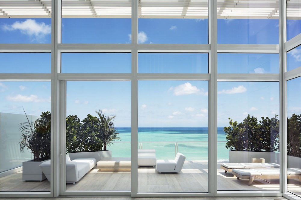 Four Seasons Hotel at The Surf Club - photo 9