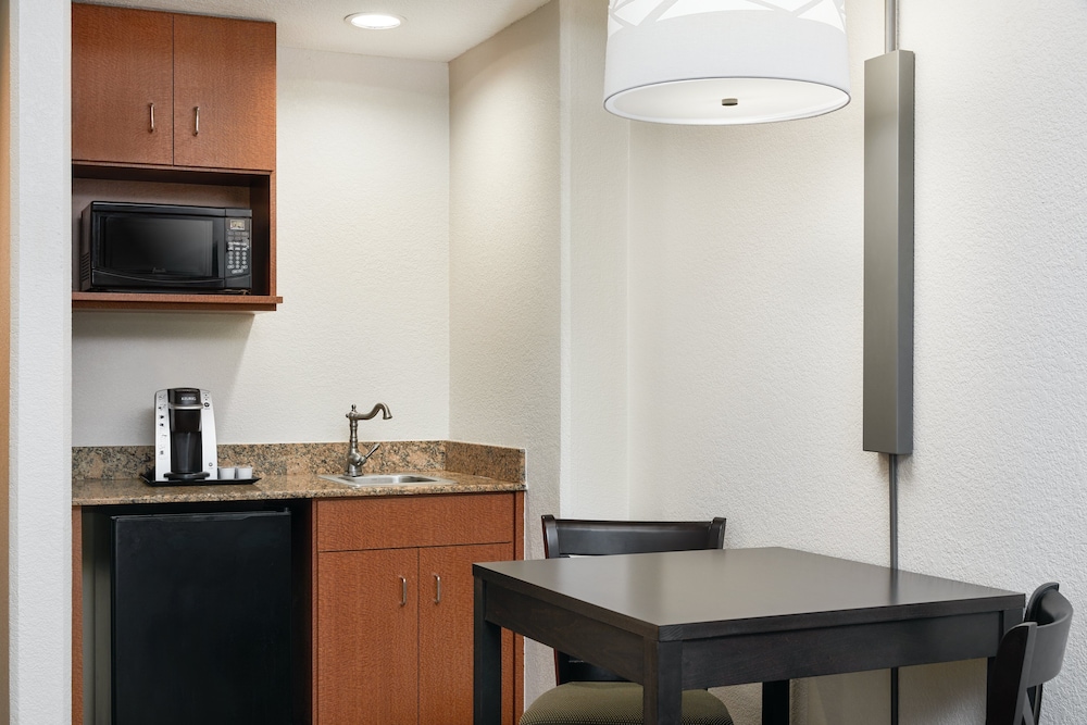 Holiday Inn Express & Suites Jacksonville SE Med Ctr Area by IHG - photo 24