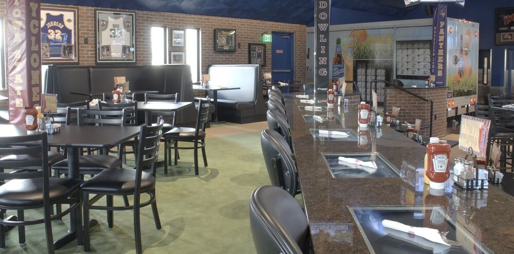 Adventureland Inn - photo 13