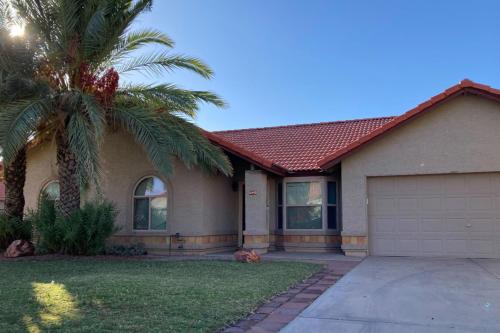 The Golden Rose in Mesa, United States