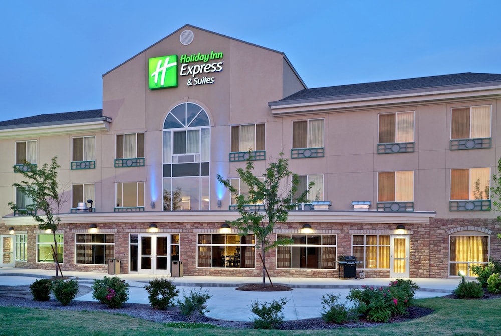 Holiday Inn Express & Suites Nampa Idaho Center by IHG - photo 40