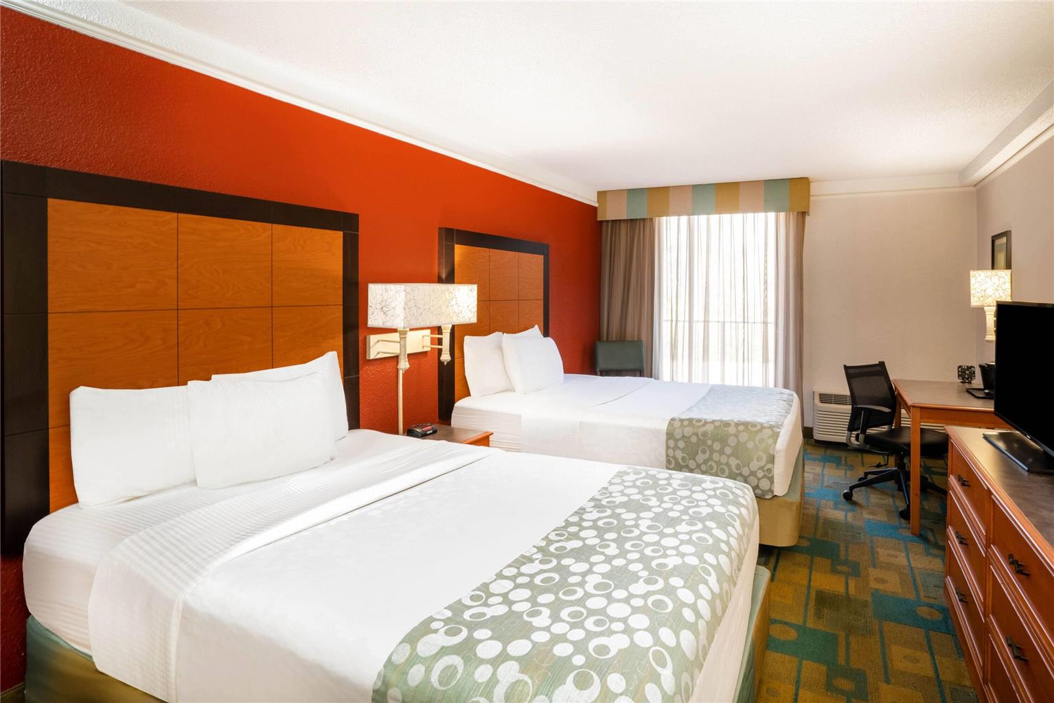 La Quinta Inn & Suites by Wyndham Nashville Airport Opryland - photo 38