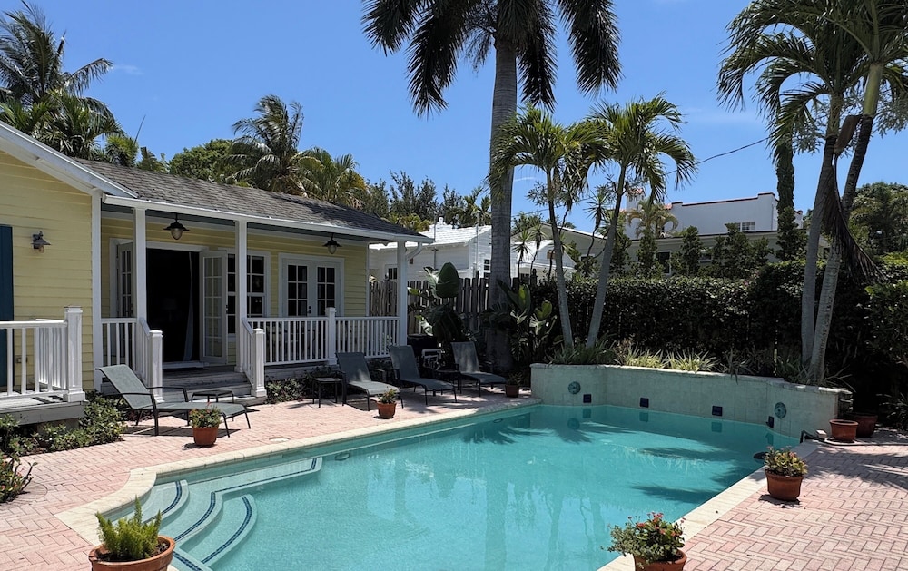 Palm Ridge House with Heated Pool and Cabana Near Beach — 4-Star Luxury Hotel in West Palm Beach, United States