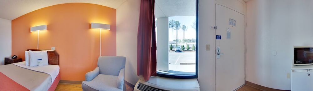 Motel 6 Newnan GA - photo 13
