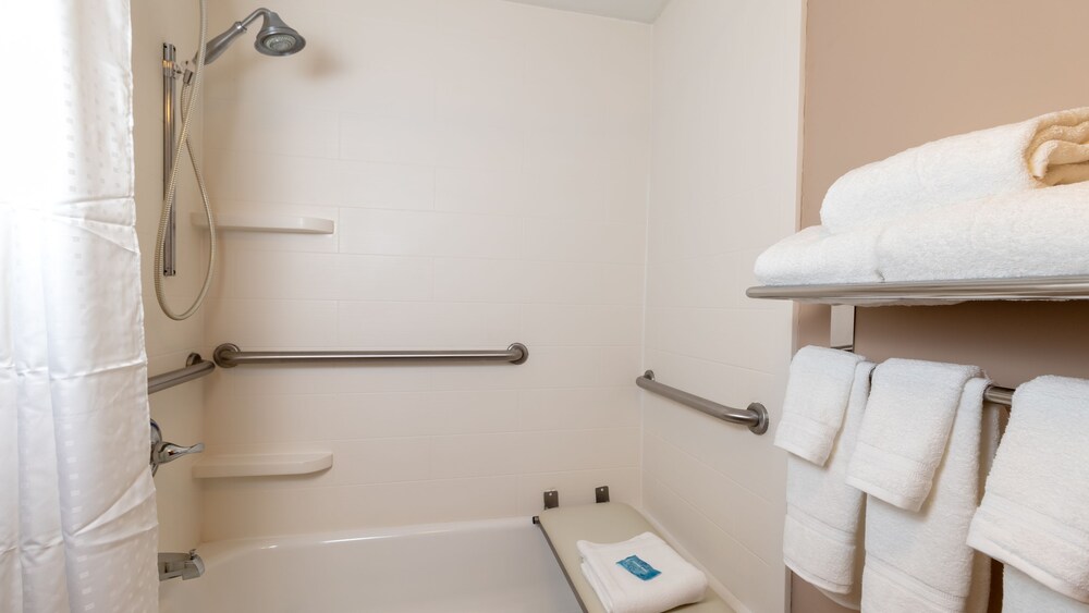 Holiday Inn Express Hotel & Suites Birmingham Irondale by IHG - photo 16