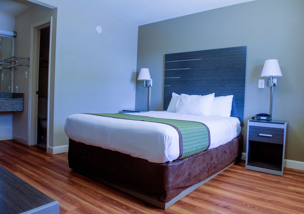 Clarion Pointe Athens I 65 - photo 8