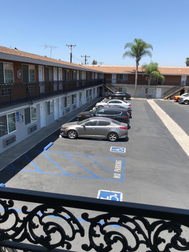Castaway Motel - photo 30