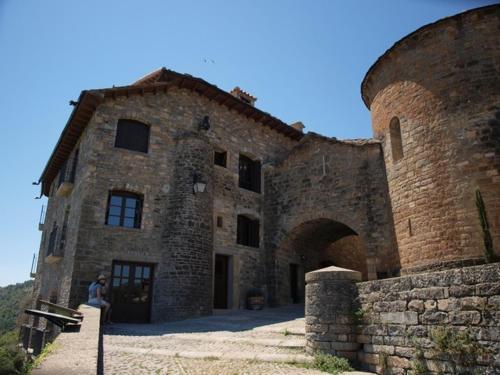 Apartamentos El Mirador De Ainsa — 4-Star Luxury Hotel in Ainsa, Spain