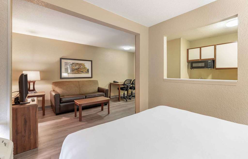 Extended Stay America Suites Wichita East - photo 23