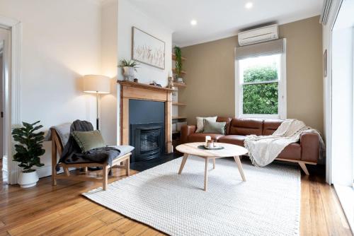 Walter Cottage As Cosy As It Is Convenient — 4-Star Luxury Hotel in Kings Park, Australia