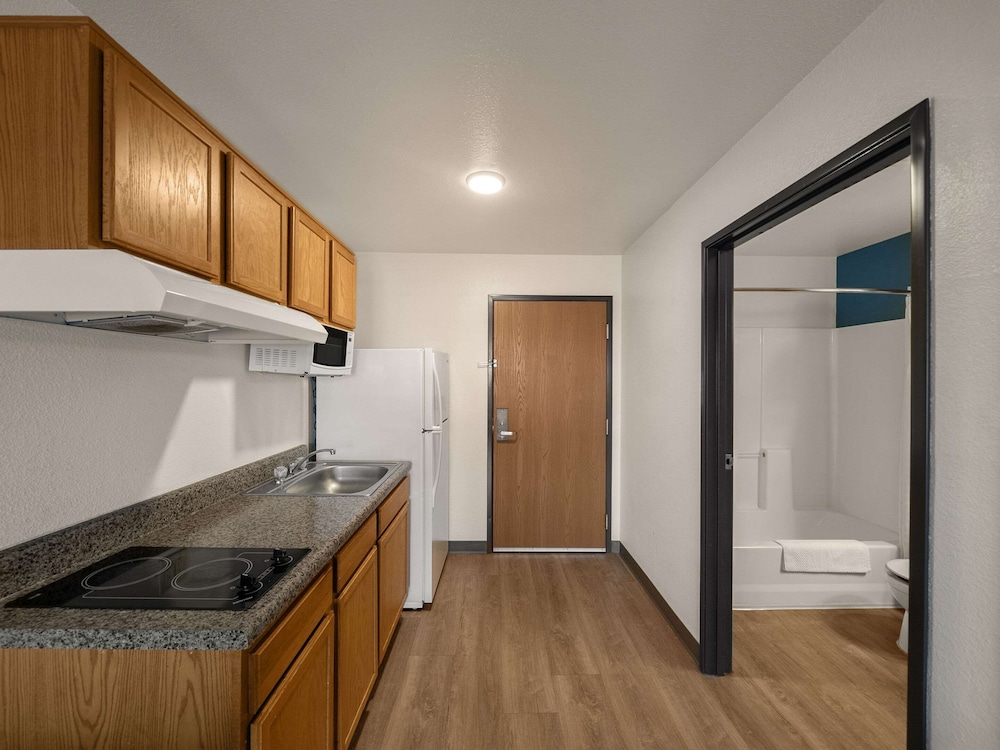 WoodSpring Suites Rockwall East Dallas - photo 12
