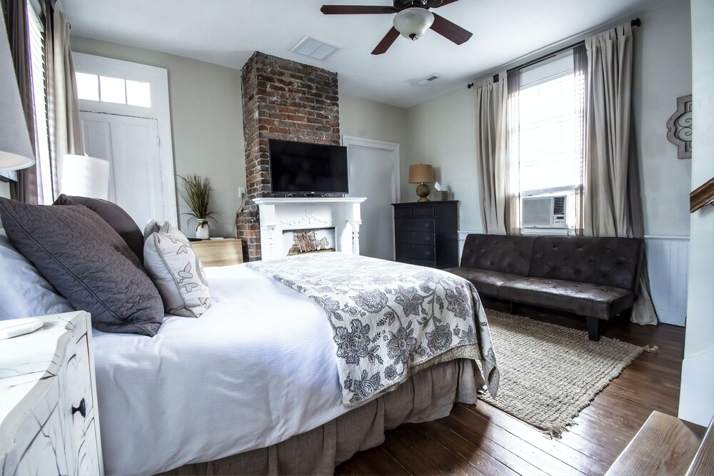 Suites on Coming - photo 28