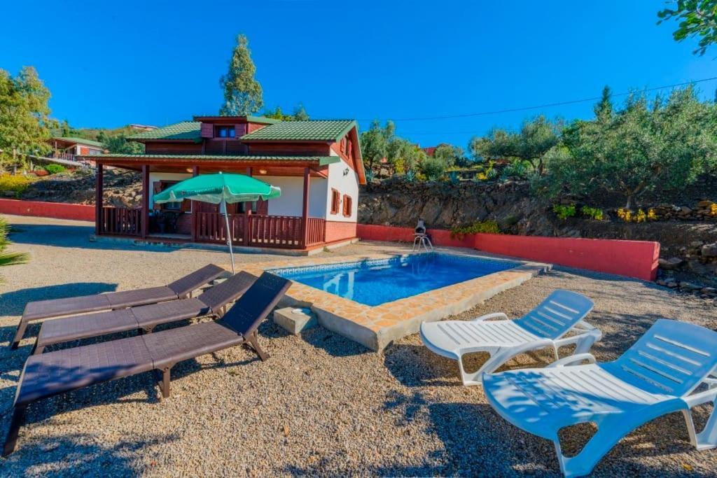 House with Private Pool — 4-Star Luxury Hotel in Arenas, Spain
