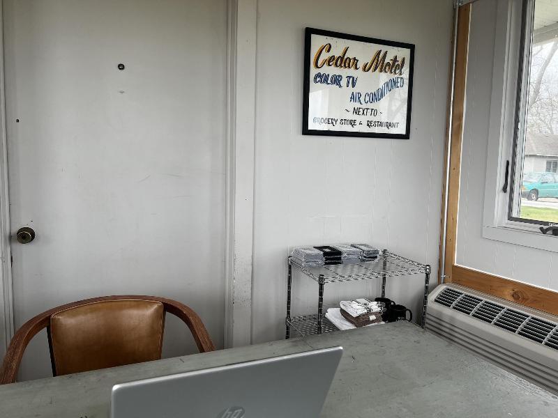 The Cedar Motel - photo 9
