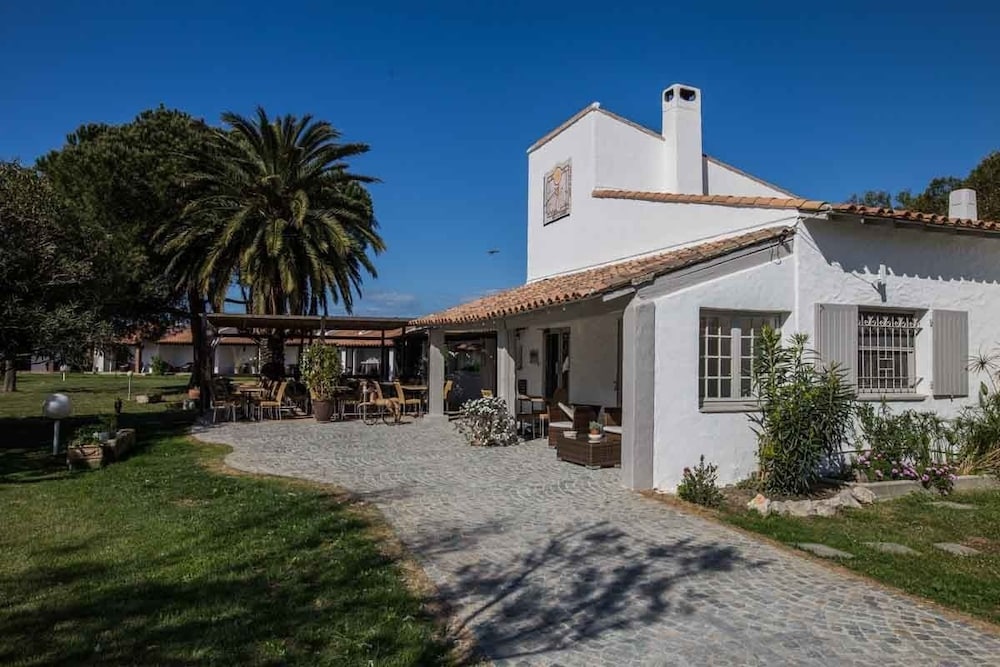 Hotel Mas Des Barres in Saintes-Maries-De-La-Mer, France