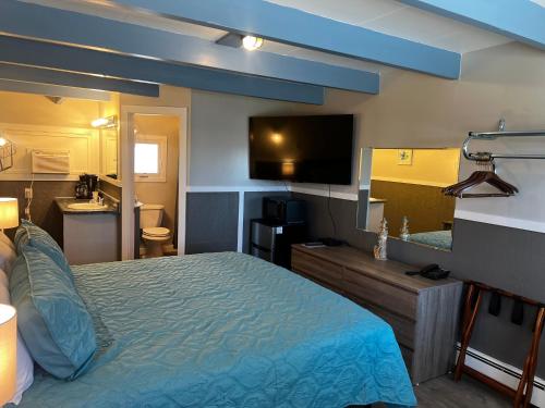 Claddagh Motel & Suites - photo 34