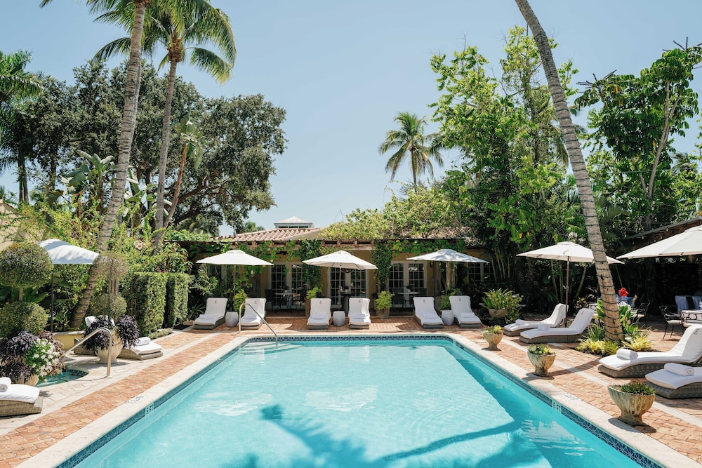 The Escalante - carbon neutral hotel in Naples