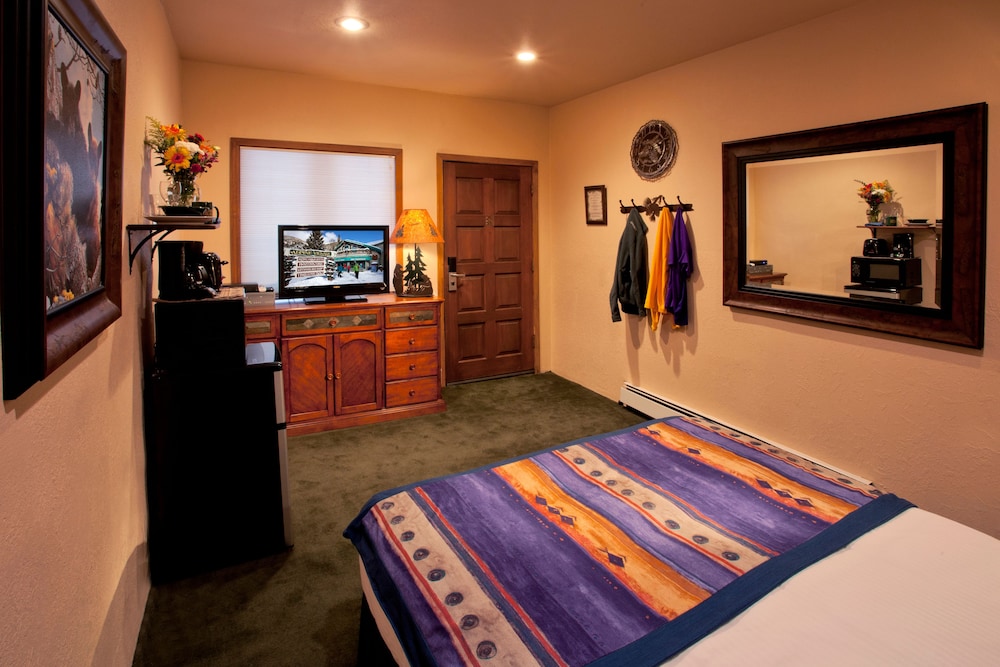 Cottam's Lodge by Alpine Village Suites - photo 6