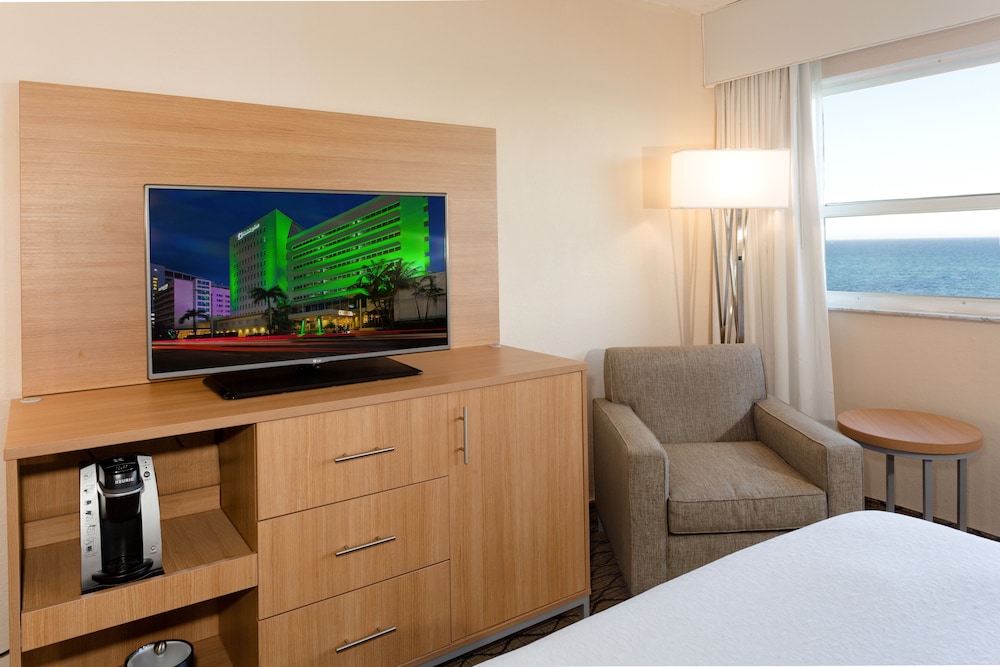 Holiday Inn Miami Beach Oceanfront by IHG - photo 13