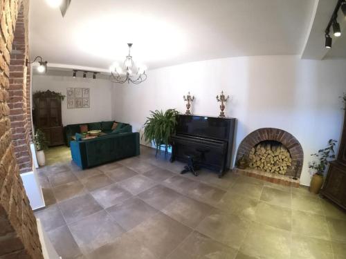 Matisse apartment in old Tbilisi