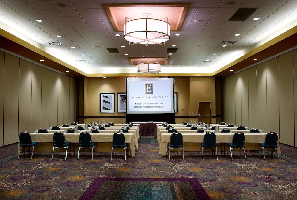 Embassy Suites by Hilton Kansas City International Airport - photo 60
