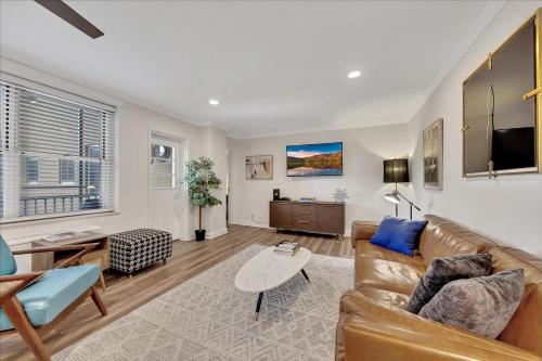 Modern Twist In A Historic Building Sleeps 6 in Atlanta, United States