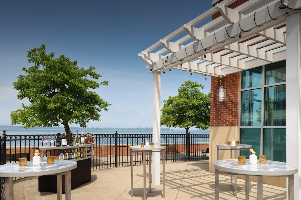 Sheraton Erie Bayfront Hotel - photo 3