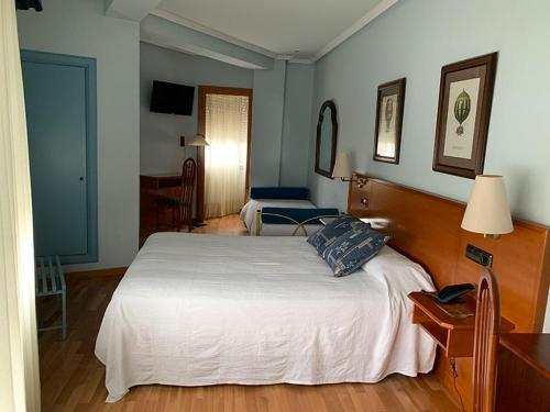 Hotel Brial — Oleiros — photo 2