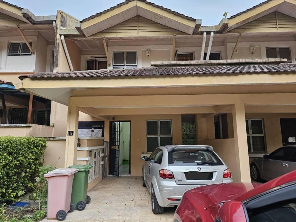 The FootHills Retro Homestay @ Presint 11 Putrajaya — 4-Star Luxury Hotel in Putrajaya, Malaysia