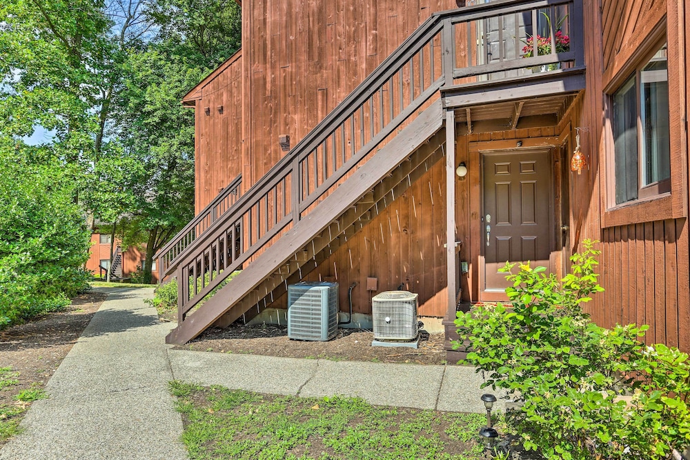 Sun Lit Vernon Condo Less Than 2 Mi to Ski Resort - photo 22