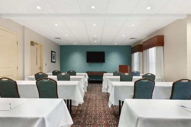 Hampton Inn & Suites Newport News - photo 142
