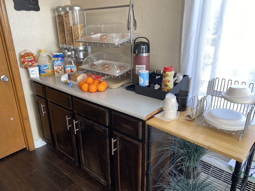 Rodeway Inn Baxley - photo 34