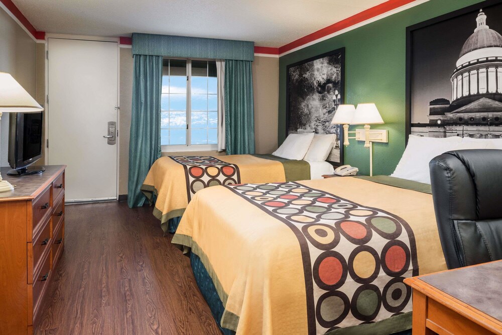Super 8 by Wyndham Little Rock Otter Creek - photo 7